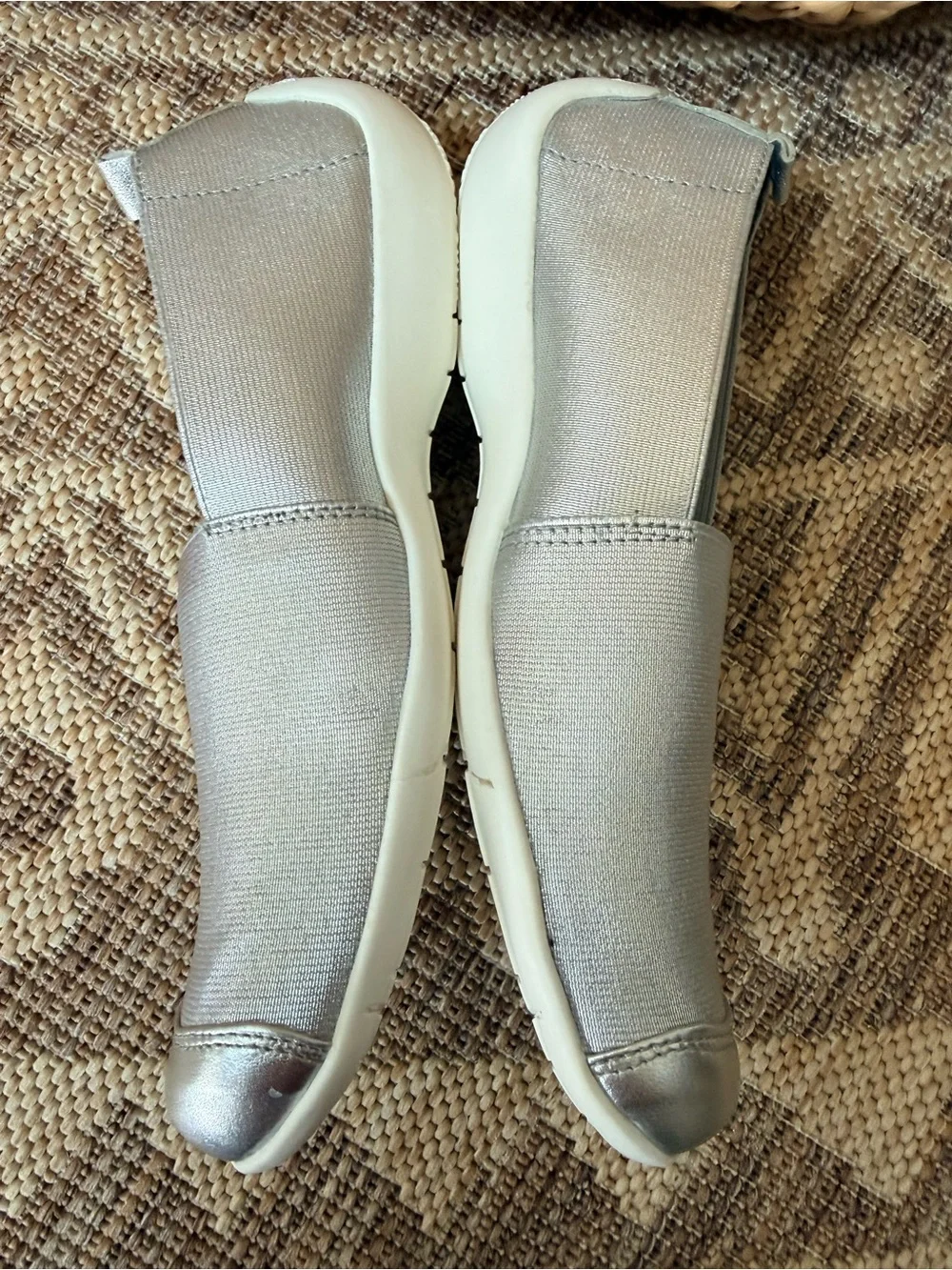 Ros Hommerson Caruso Silver 62021-85 Casual Shoe Lycra Slip-on Sz 8.5N MSRP $114